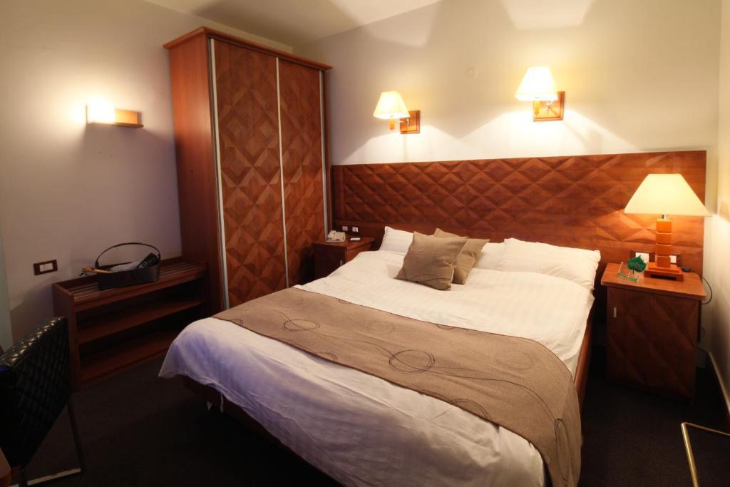 Plasma Hotel Tripoli Pokoj fotografie